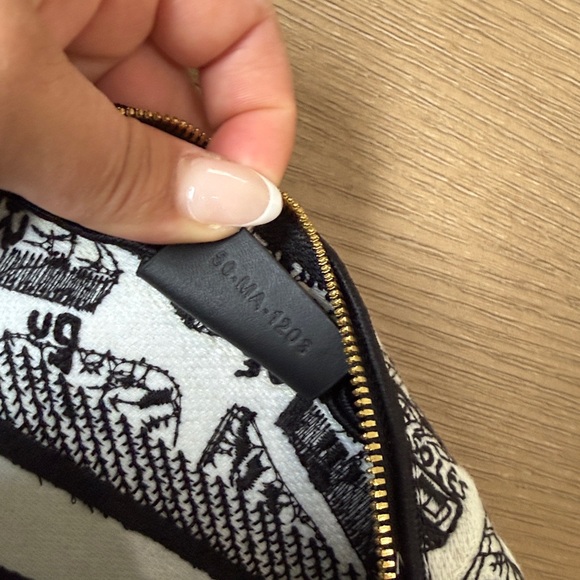 Christian Dior Black & White Toile Embroidered Cosmetic Pouch Beaute Line - Picture 6 of 8